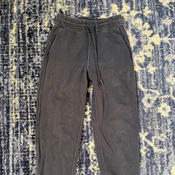 $118 Lululemon Loungeful High-Rise Jogger Black Size 4 Sweatpants - Picture 1 of 11